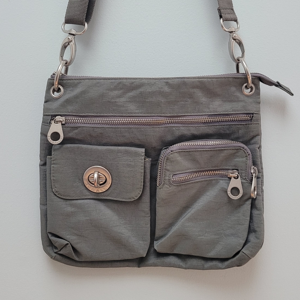 BAGGALLINI | Sydney Gray Crossbody Bag